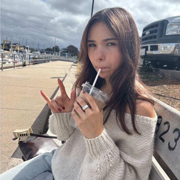 Meet your Posher, Gianna - Picture 3 of 3